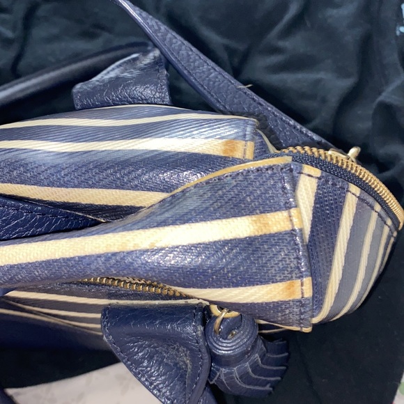 Medium Kate Spade Crossbody - Picture 7 of 11